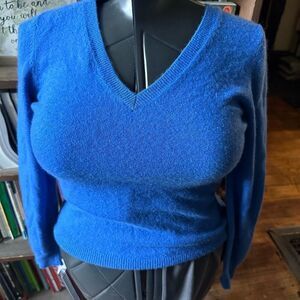 Jaclyn Smith blue cashmere S luxe soft sweater